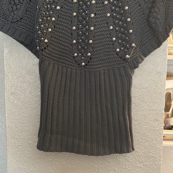 Sweater - Picture 2 of 6